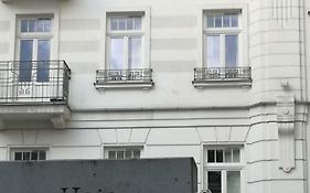 Apartment Hoza 50 With A Balcony In Close Center